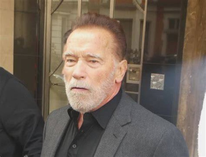 Arnold Schwarzenegger cuenta cómo le confesó a su esposa sobre su hijo