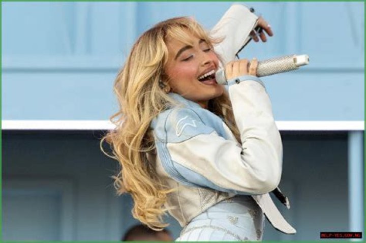 Exploring Sabrina Carpenter's Cheeks: A Symbol Of Charm And Talent