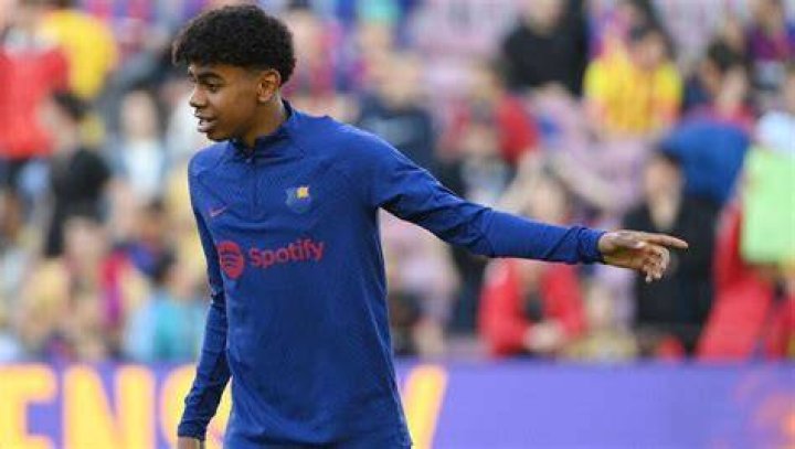 FC Barcelona has everything agreed to 'tie' Lamine Yamal until 2026