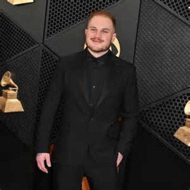 Zach Bryan est une star montante de la country prolifique avec un vrai